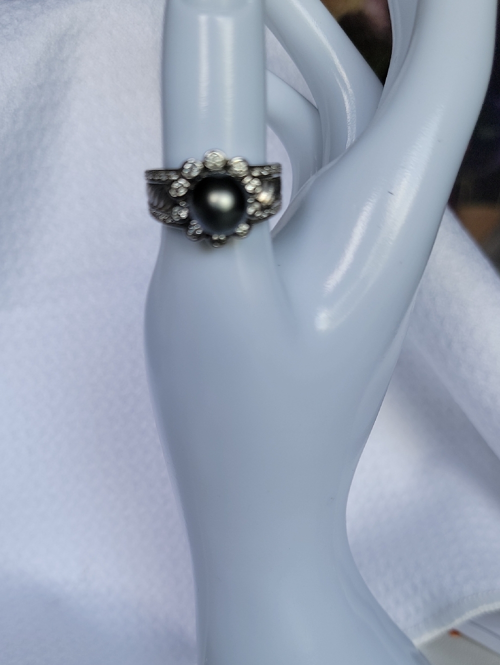 8.5-9.5MM CULTURED TAHITIAN PEARL WITH BELLA LUCE SIMULANTS (0.50CTW) STERLING